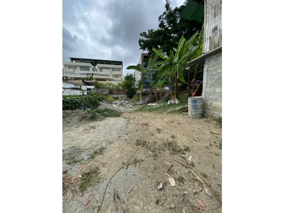 TERRENO EN VENTA DE 600M2 - URB. ALTAMIRA - 4