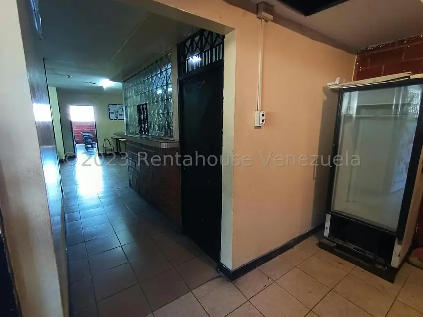 Comercial (Edificio) en Alquiler en Guarenas, Miranda - 32