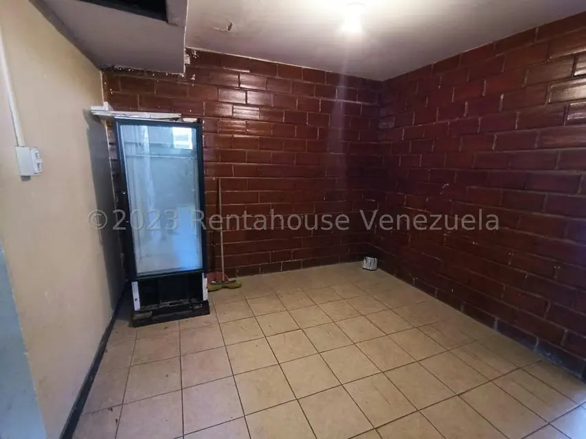 Comercial (Edificio) en Alquiler en Guarenas, Miranda - 33