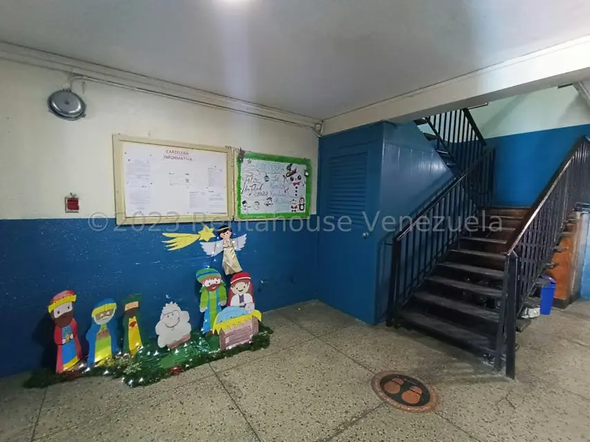 Comercial (Edificio) en Alquiler en Guarenas, Miranda - 5