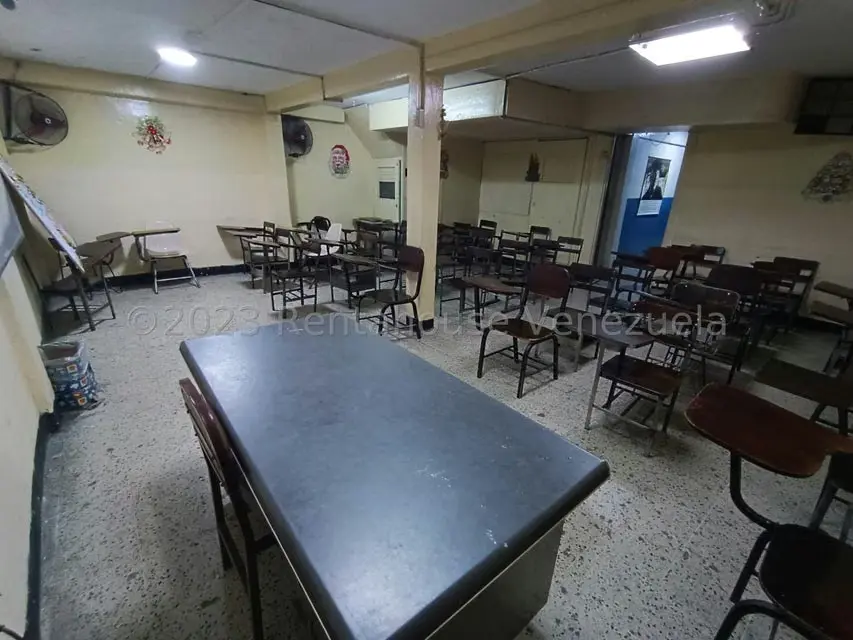 Comercial (Edificio) en Alquiler en Guarenas, Miranda - 8