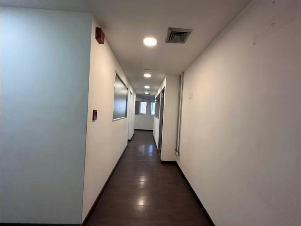 Se vende oficina 430m2 La Trinidad 9869 - 5
