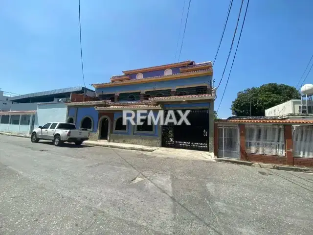 En Venta excelente Casa con Cuatro (4) Apartamentos en Cagua