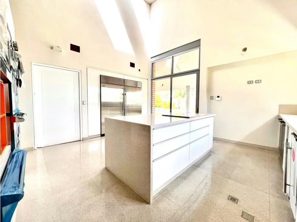 Casa en venta a estrenar con piscina en La Lagunita - 12
