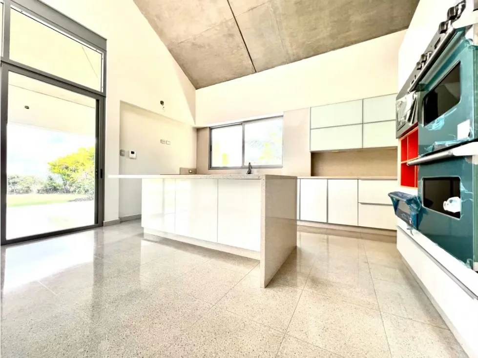 Casa en venta a estrenar con piscina en La Lagunita - 13