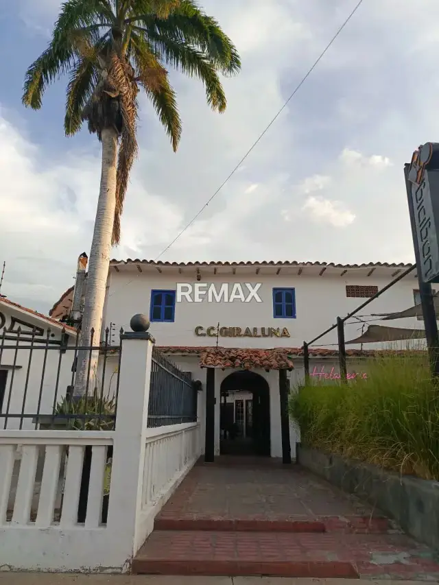 Cómodo Local comercial en Alquiler en el C.C. Giraluna, Cumaná Edo Sucre