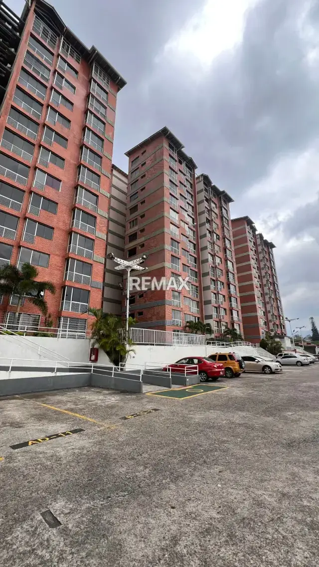 EN ALQUILER APARTAMENTO AMOBLADO Y EQUIPADO