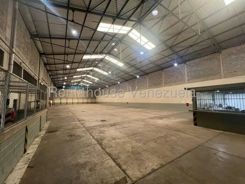 Comercial (Galpon - Deposito) en Alquiler en El Tambor, Miranda