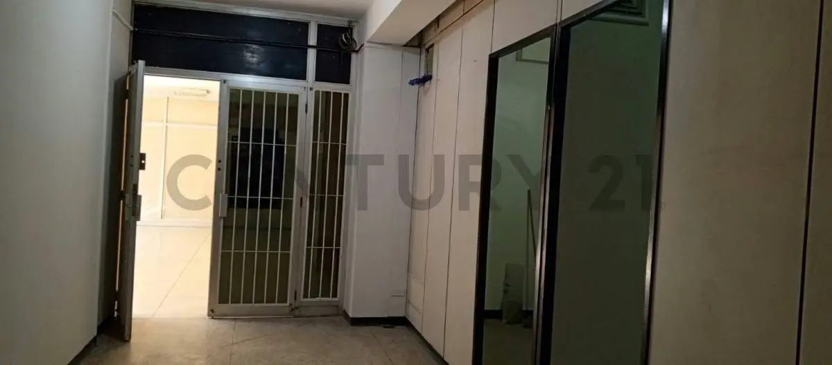 EN VENTA OFICINA EN PLENA AV. FRANCISCO DE MIRANDA, GALERIAS MIRANDA, CHACAO - 3