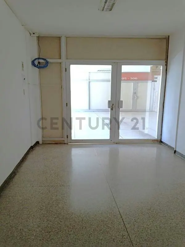 EN VENTA OFICINA EN PLENA AV. FRANCISCO DE MIRANDA, GALERIAS MIRANDA, CHACAO - 5