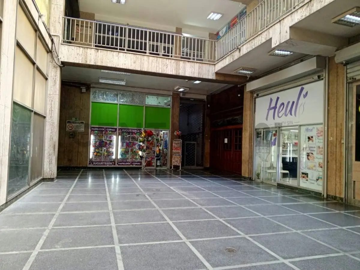 EN VENTA OFICINA EN PLENA AV. FRANCISCO DE MIRANDA, GALERIAS MIRANDA, CHACAO - 7