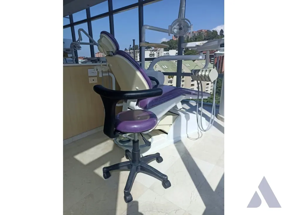 Se vende consultorio 118m2 La Trinidad 3405 - 8
