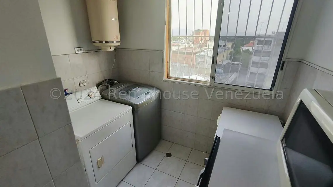Apartamento (1 Nivel) en Venta en Centro, Aragua - 16