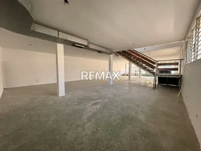 LOCAL COMERCIAL EN ALQUILER EN CIUDAD OJEDA, Ubicado en el Casco Central de la Ciudad, Avenida Bolívar, - 2