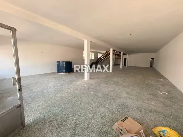 LOCAL COMERCIAL EN ALQUILER EN CIUDAD OJEDA, Ubicado en el Casco Central de la Ciudad, Avenida Bolívar, - 3