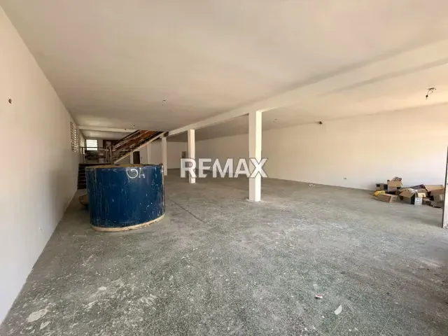 LOCAL COMERCIAL EN ALQUILER EN CIUDAD OJEDA, Ubicado en el Casco Central de la Ciudad, Avenida Bolívar, - 4