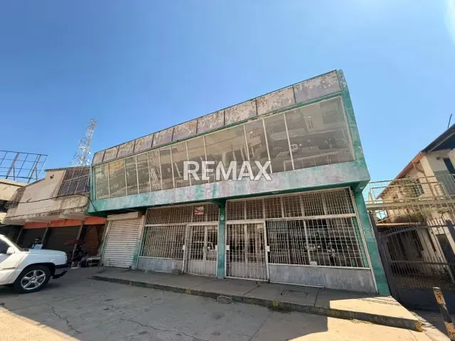 LOCAL COMERCIAL EN ALQUILER EN CIUDAD OJEDA, Ubicado en el Casco Central de la Ciudad, Avenida Bolívar, - 5