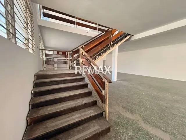 LOCAL COMERCIAL EN ALQUILER EN CIUDAD OJEDA, Ubicado en el Casco Central de la Ciudad, Avenida Bolívar, - 6