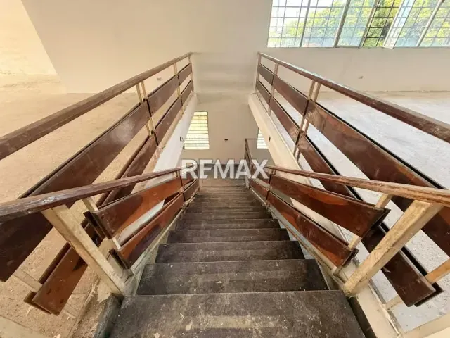 LOCAL COMERCIAL EN ALQUILER EN CIUDAD OJEDA, Ubicado en el Casco Central de la Ciudad, Avenida Bolívar, - 7