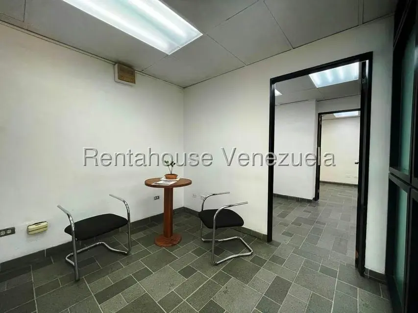 Oficina en Venta en Los Samanes, Distrito Metropolitano - 2