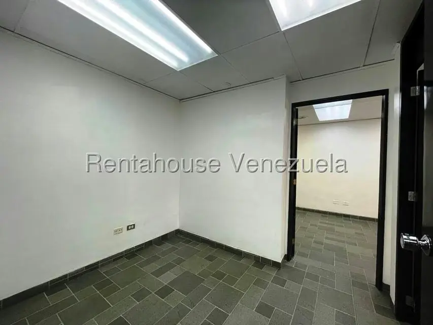 Oficina en Venta en Los Samanes, Distrito Metropolitano - 8