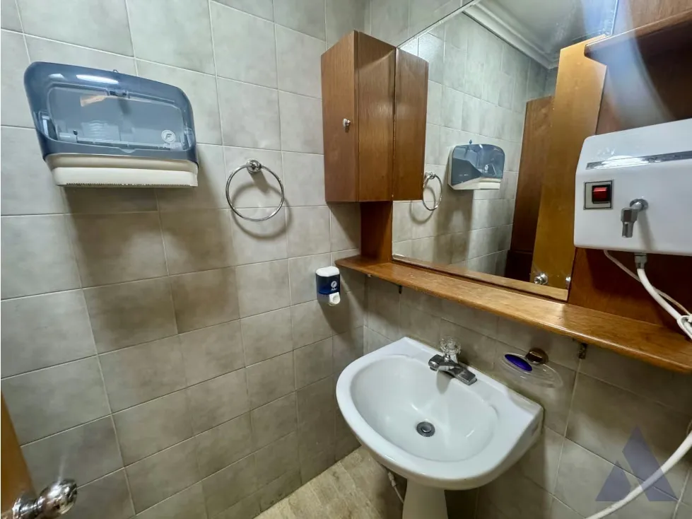 Se alquila oficina 64m2 El Rosal 9234 - 11