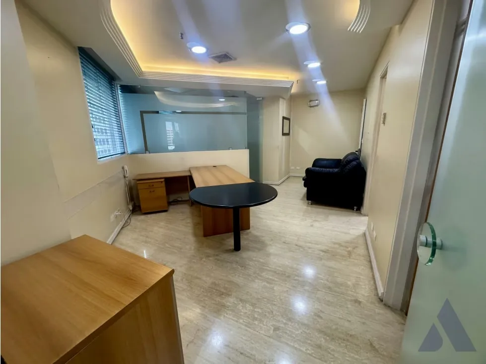 Se alquila oficina 64m2 El Rosal 9234 - 4