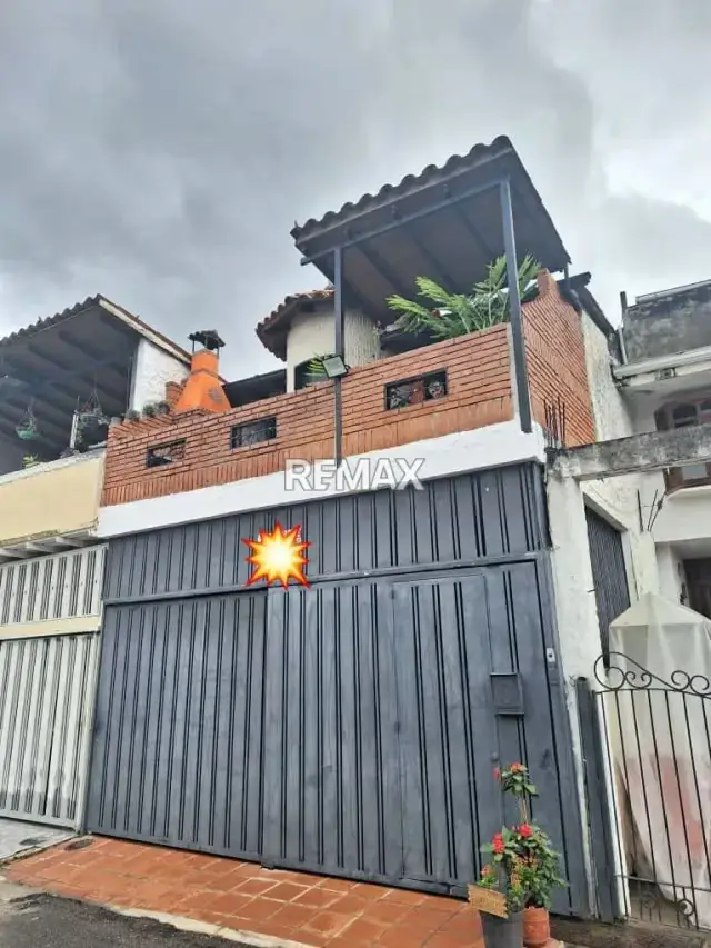 Casa. Venta. Altos de paramillo