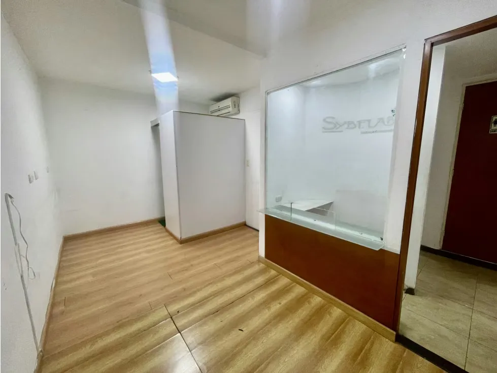 Alquilo consultorio/oficina médica 55m2 El Rosal 1277