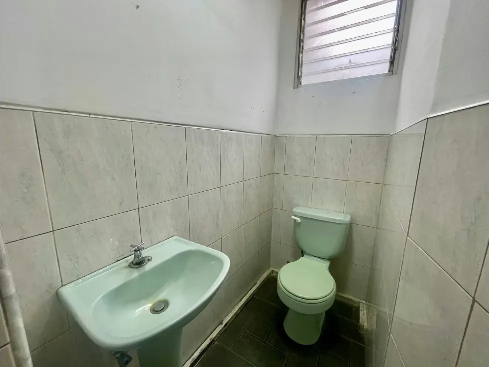 Alquilo consultorio/oficina médica 55m2 El Rosal 1277 - 4