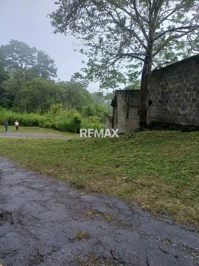 EN VENTA TERRENO EN LA URBANIZACION KARIMAO - 11