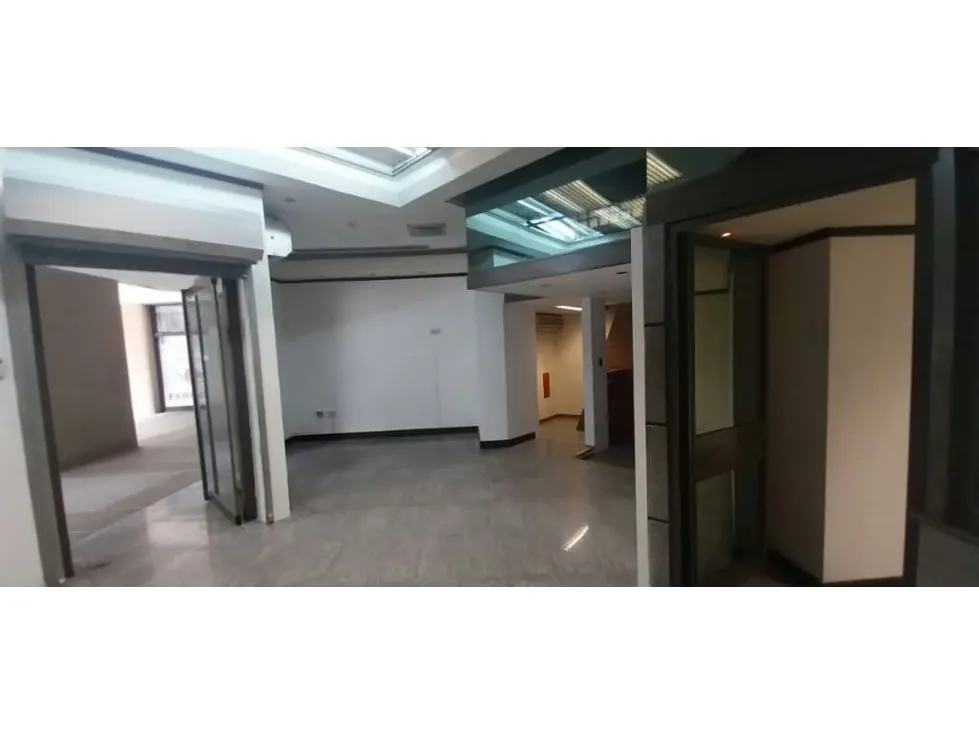 Alquilo local comercial a nivel calle 63+50m2 de terraza El Rosal 9509 - 19