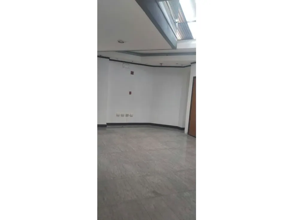 Alquilo local comercial a nivel calle 63+50m2 de terraza El Rosal 9509 - 6