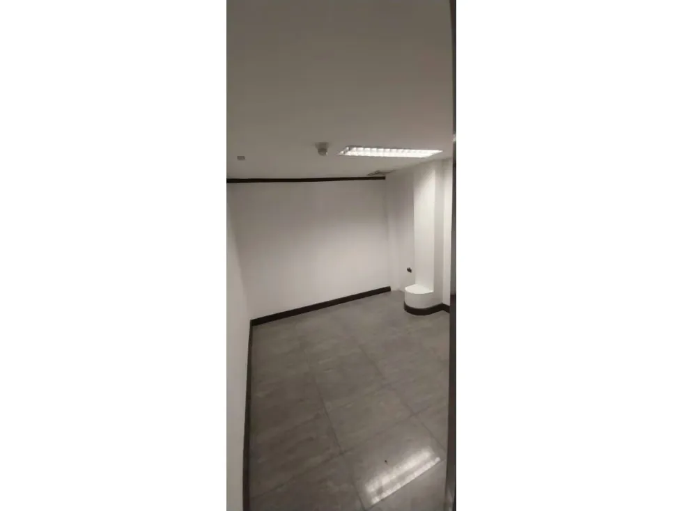 Alquilo local comercial a nivel calle 63+50m2 de terraza El Rosal 9509 - 7