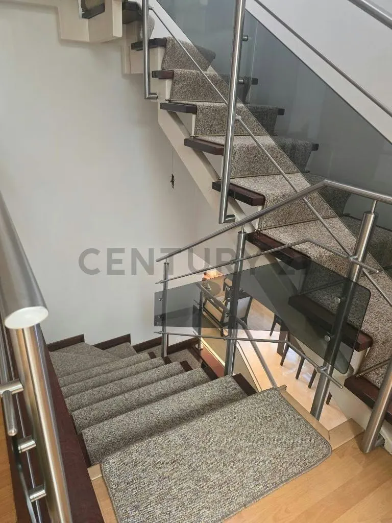 VENTA PH DUPLEX EN EDIF DE MUY POCOS PISOS TERRAZA CON VISTA AL AVILA - 12