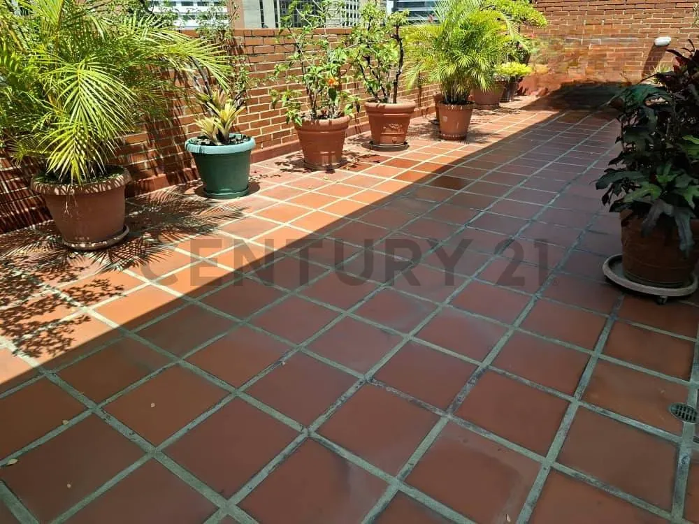VENTA PH DUPLEX EN EDIF DE MUY POCOS PISOS TERRAZA CON VISTA AL AVILA - 5