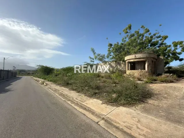 TERRENO EN SECTOR SAN LORENZO MUNICIPIO MANEIRO, ISLA DE MARGARITA 12 PARCELAS - 16