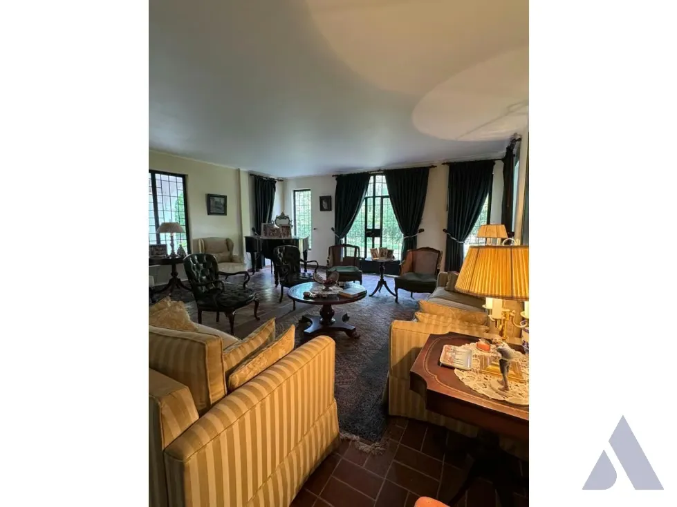Vendo casa para remodelar 450m2 Colinas de Tamanaco 4455 - 6