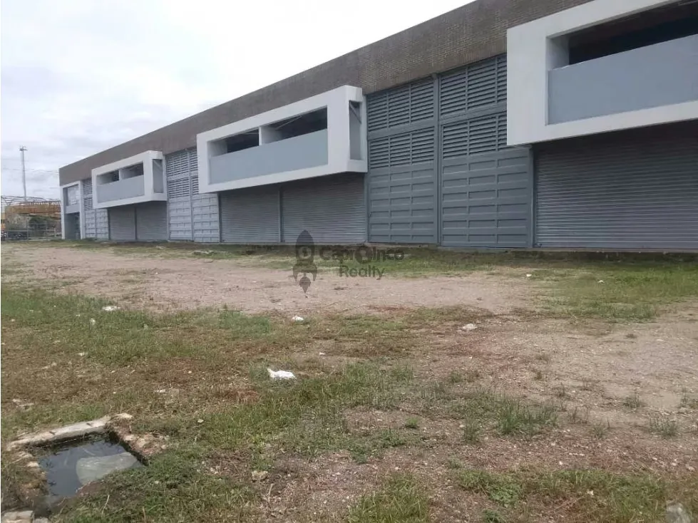 Venta de Galpón de 6000m2 Cercano al Aeropuerto de Valencia - 8