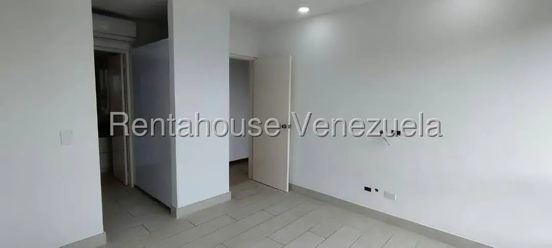 Apartamento (1 Nivel) en Venta en La Lagunita Country Club, Distrito Metropolitano - 32