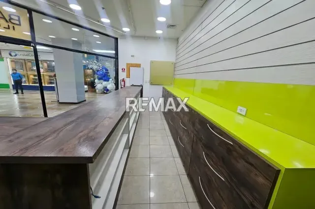 Oportunidad Estratégica: Local Comercial en venta C.C. Metrocenter - 15