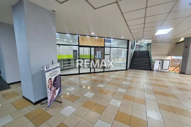 Oportunidad Estratégica: Local Comercial en venta C.C. Metrocenter - 3