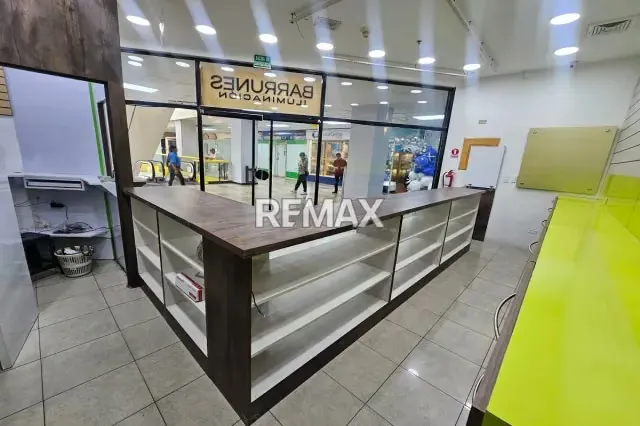 Oportunidad Estratégica: Local Comercial en venta C.C. Metrocenter - 10