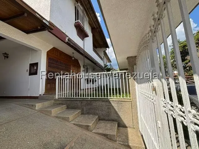 Casa (Duplex) en Venta en Macaracuay, Distrito Metropolitano - 2