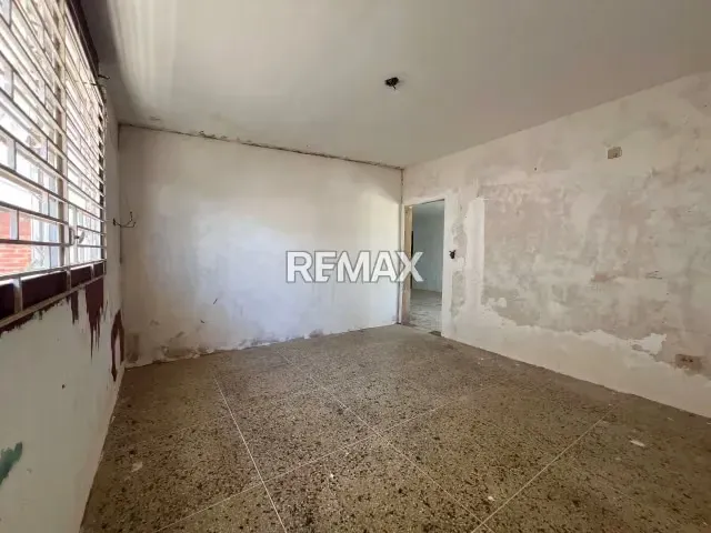 Casa para remodelar en la Urbanización Monte Bello, zona norte. - 11