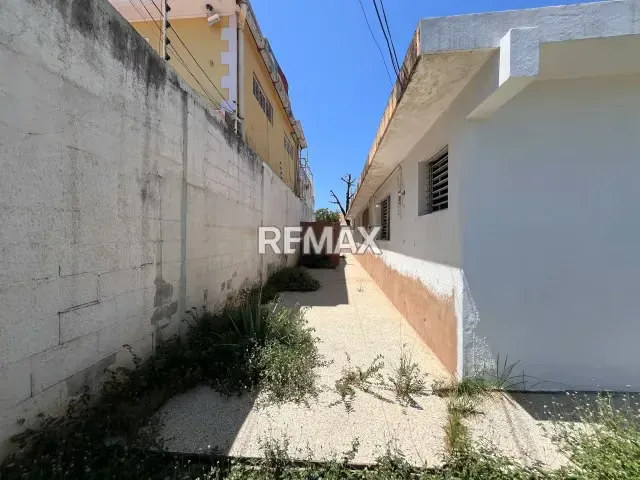 Casa para remodelar en la Urbanización Monte Bello, zona norte. - 17