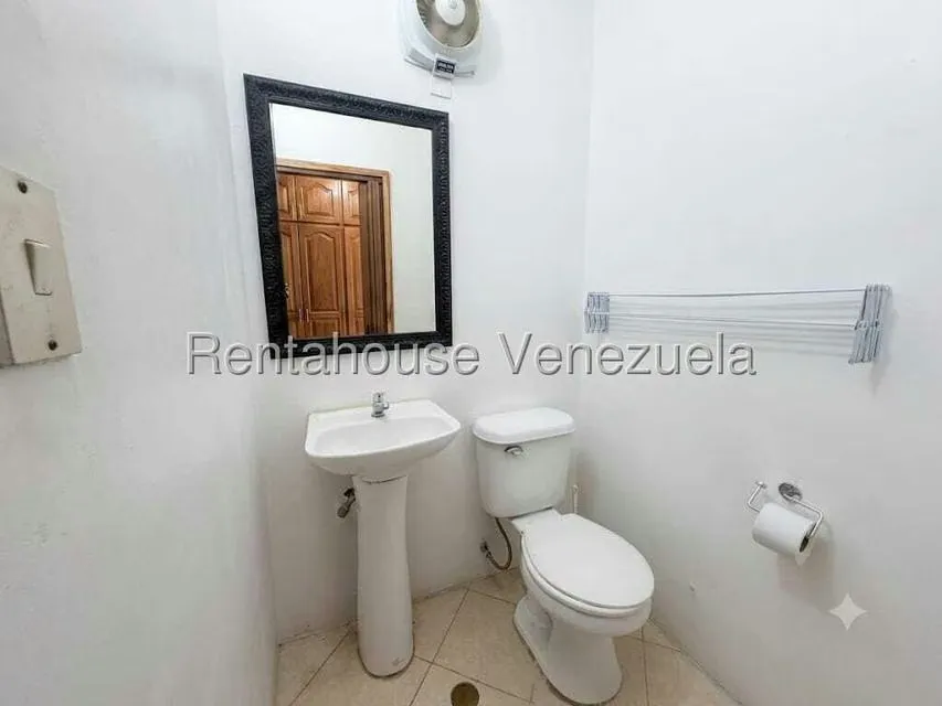 Apartamento (1 Nivel) en Alquiler en Colinas de Bello Monte, Distrito Metropolitano - 12
