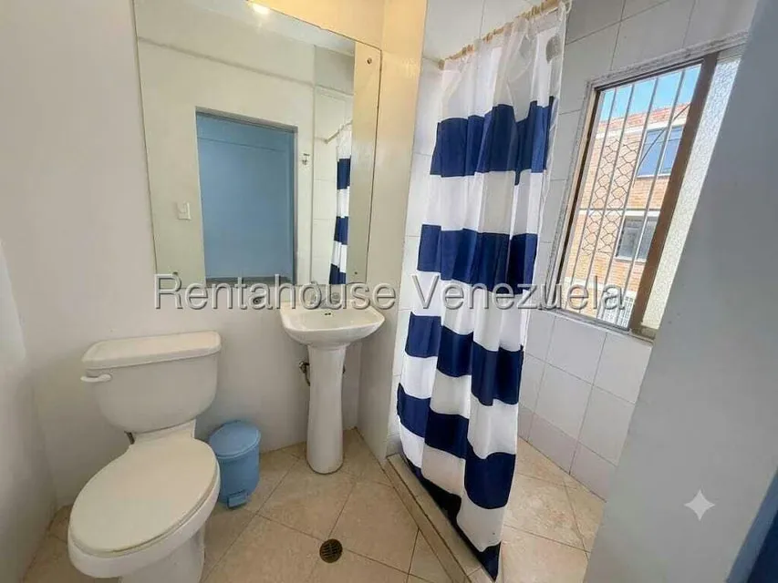 Apartamento (1 Nivel) en Alquiler en Colinas de Bello Monte, Distrito Metropolitano - 9