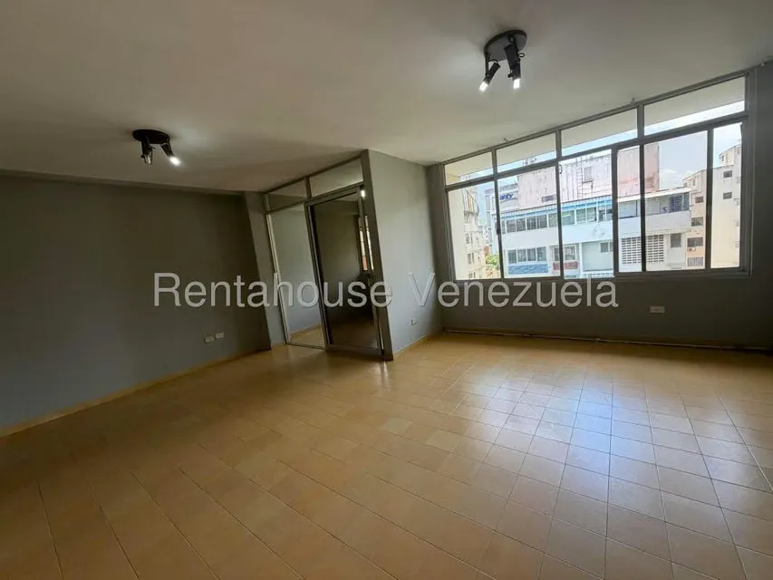 Apartamento (1 Nivel) en Venta en Los Caobos, Distrito Metropolitano - 3