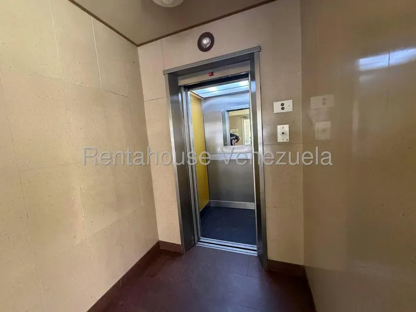 Apartamento (1 Nivel) en Venta en Los Caobos, Distrito Metropolitano - 35